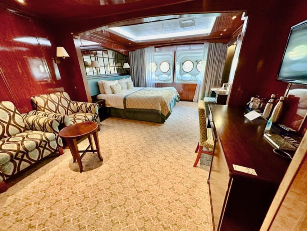Captain Cook Cruises Fiji Denarau Island エクステリア 写真